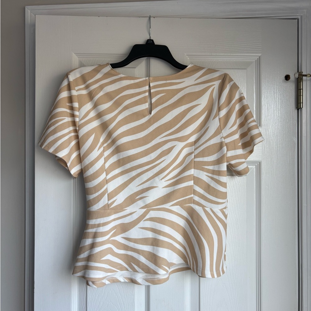 MELLODAY Tan and White Zebra Print Blouse - Picture 3 of 3
